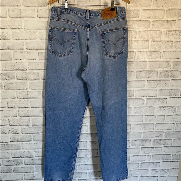 Men’s Levis 509 Relaxed Straight Fit jeans - Picture 5 of 11